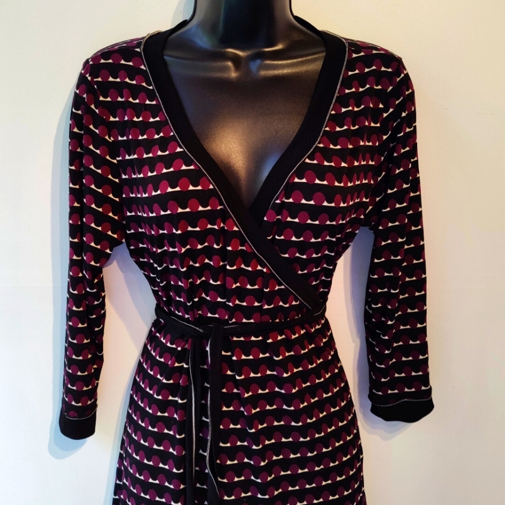 Max Studio Black and Red Midi Dress
